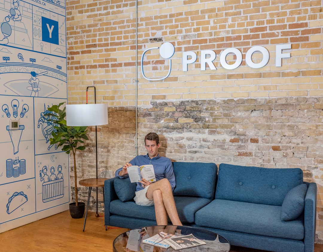 découvrez l'assurance responsabilité professionnelle, une protection essentielle pour les entreprises et les indépendants. protégez-vous contre les réclamations liées à des erreurs ou omissions dans votre travail, tout en garantissant la continuité de vos activités. obtenez des conseils sur les meilleures options pour sécuriser votre avenir professionnel.