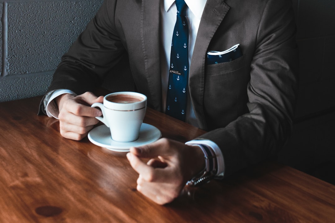 découvrez l'importance de la responsabilité professionnelle : comprenez les enjeux, les obligations légales et les protections offertes pour les professionnels. informez-vous sur les assurances et les meilleures pratiques pour minimiser les risques liés à votre activité.