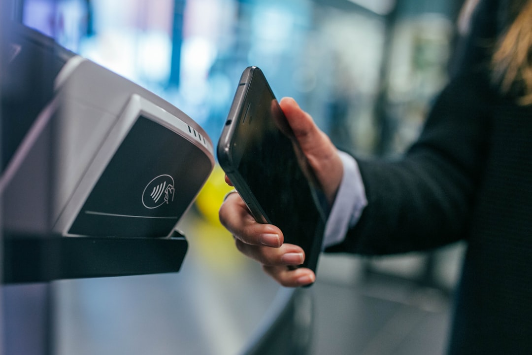 découvrez les enjeux et implications de la régulation des fintechs. explorez comment les règles encadrent l'innovation financière tout en protégeant les consommateurs et en garantissant la stabilité du système financier.